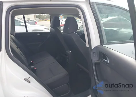 2015 Volkswagen Tiguan S z USA, uszkodzony, nr VIN WVGAV7AX3FW590545